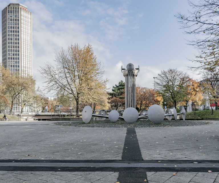 Auf dem Bild ist der Kölner Ebertplatz zu sehen.